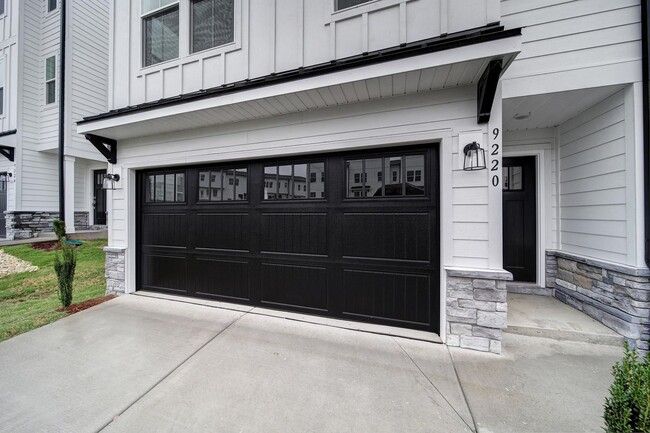 Building Photo - Gorgeous Brand New Townhome in Concord nea...