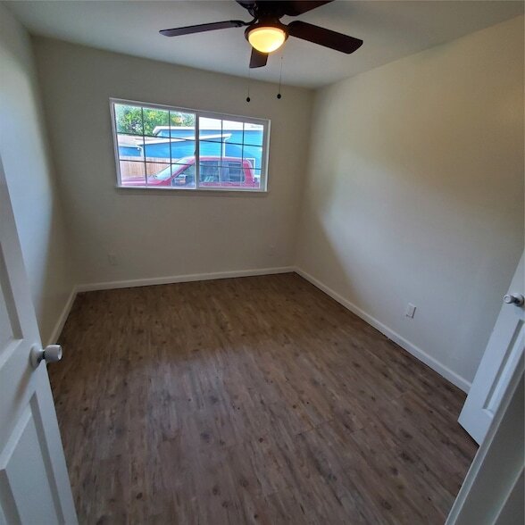 Building Photo - 4205 Metropolitan Ave