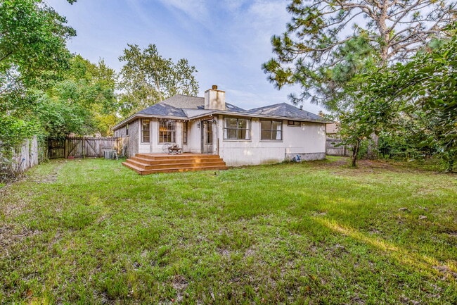 Building Photo - 2241 Prytania Cir