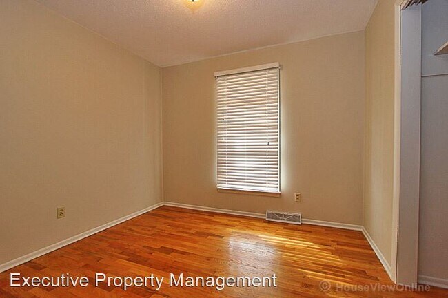 Building Photo - 3 br, 1.5 bath House - 1836 Westwood