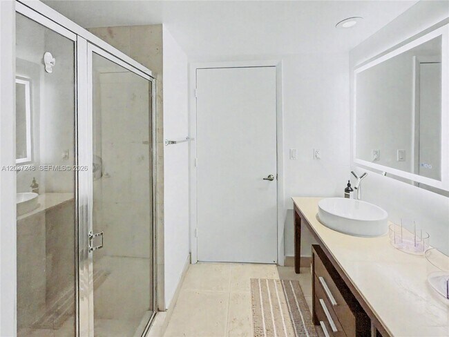 Building Photo - 465 Brickell Ave