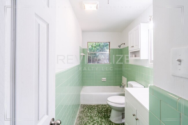 Building Photo - Updated 3 Bed / 1 Bath Ranch-Style Home