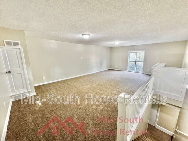 Building Photo - 2452 Debby Dr