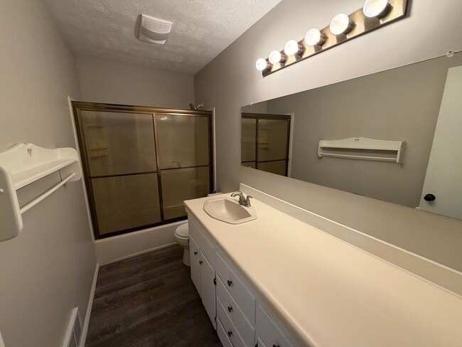 Building Photo - 3-Bedroom Home with Garage & Basement – Easy Access to Dodge St. | 1,040 SF