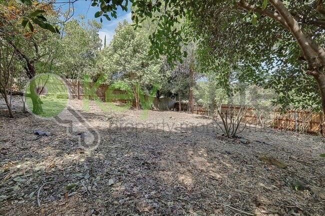 Building Photo - 3556 Mesa Verdes Dr