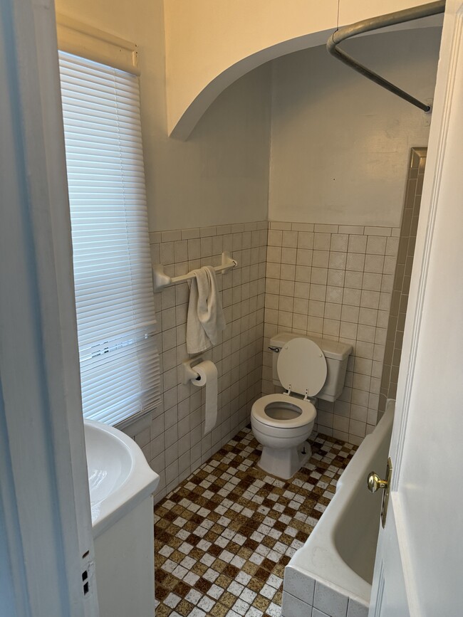 Bathroom - 18939 Meier St