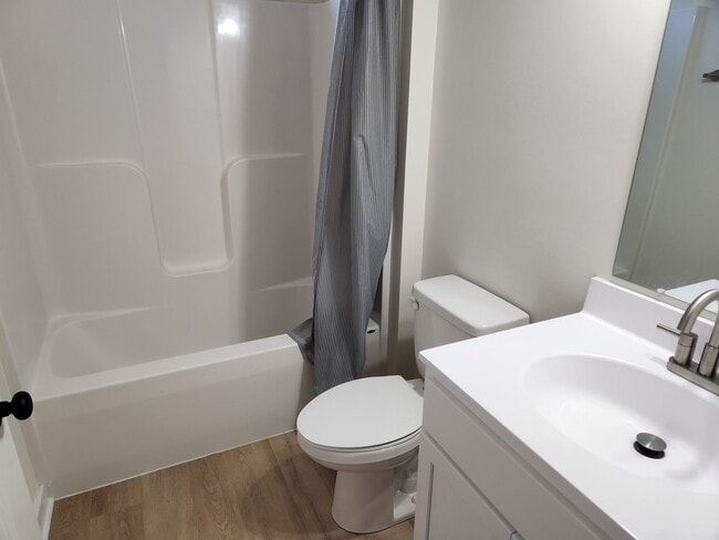 Building Photo - Blackstone 2 bed 1 bath New Duplex