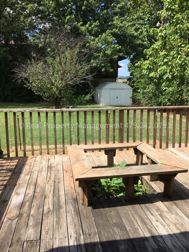 Building Photo - 1306 S 41st St