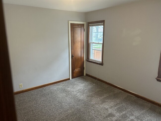 Building Photo - Off market unit for applications only.