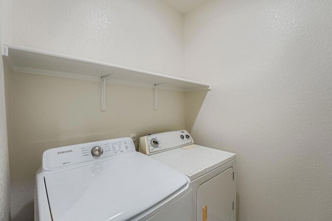 Building Photo - 7904 Nightwing Rd