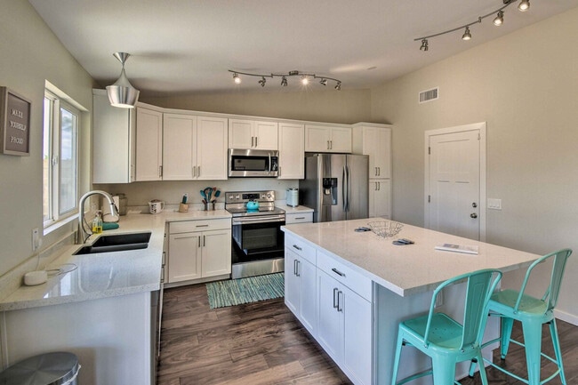 Building Photo - 17649 N 42nd Ln