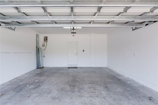 Building Photo - 16620 SW 42nd Terrace