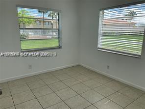 Building Photo - 895 Twin Lakes Dr