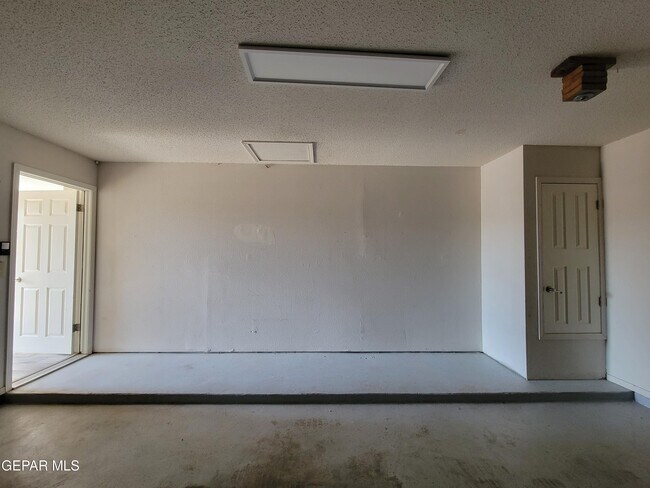 Building Photo - 14044 Peter Noyes Dr