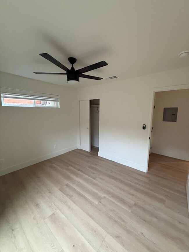 Building Photo - 5943 E Adderley Dr