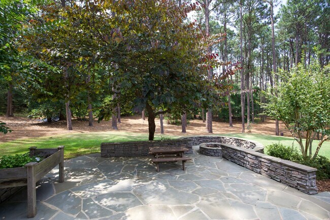 Building Photo - Stunning home in Weymouth Woods Southern P...