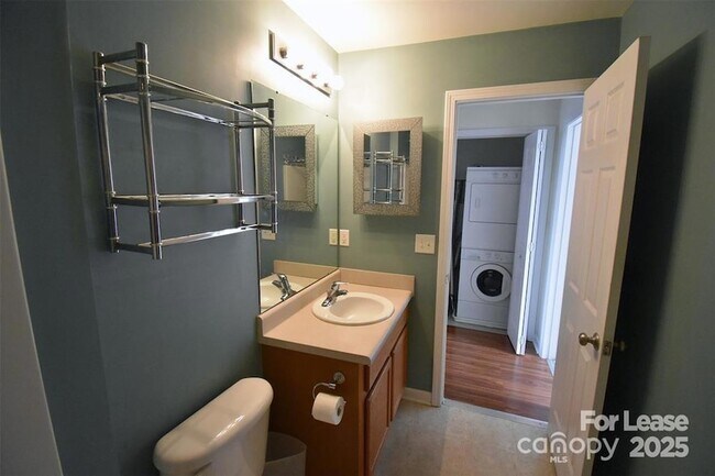 Building Photo - 620 Raphael Place