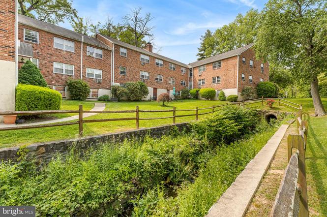 Building Photo - 1011 Montgomery Ave