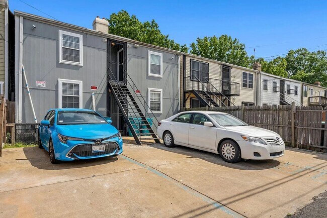 Building Photo - 1712 West Virginia Ave NE