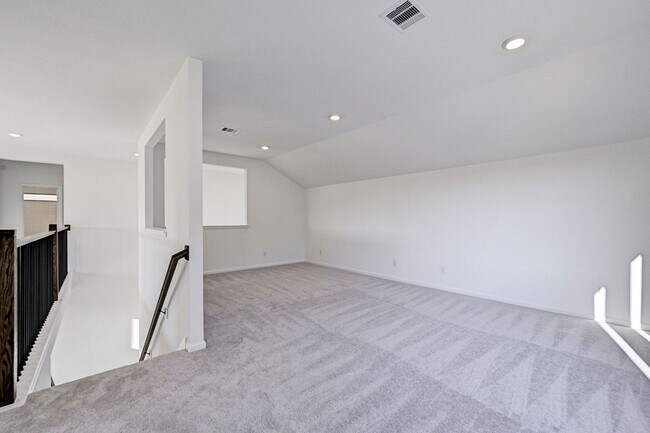 Building Photo - 2605 Mackinac Bay Dr