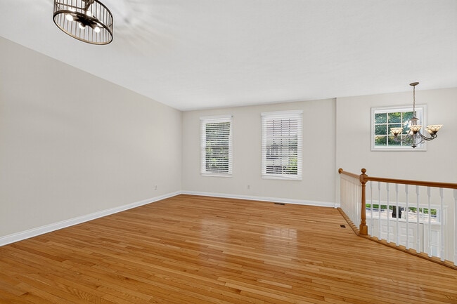Building Photo - Beautiful 3 Bed Townhome In the Heart Of Village Of West Clay!
