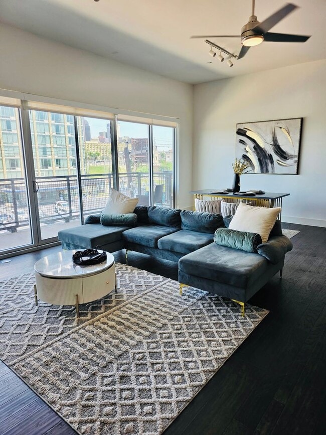 Building Photo - Modern 1 Bedroom in The Cedars