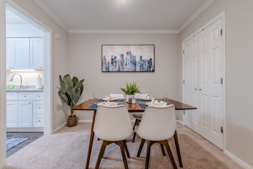 Building Photo - 10020 Regal Park Ln