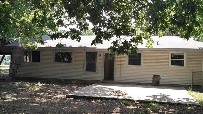 Building Photo - 5903 Breezewood Dr