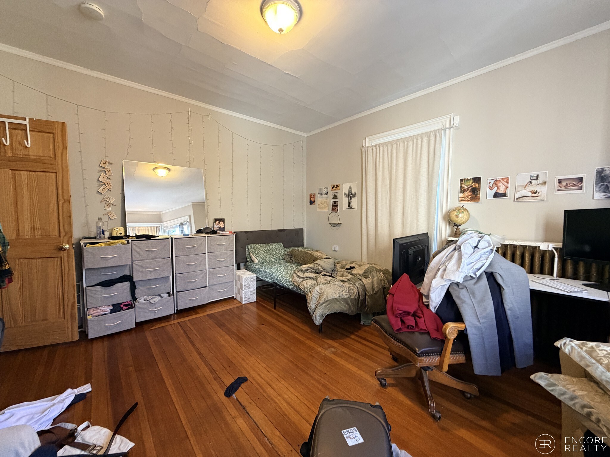 Building Photo - 8 A Forest St