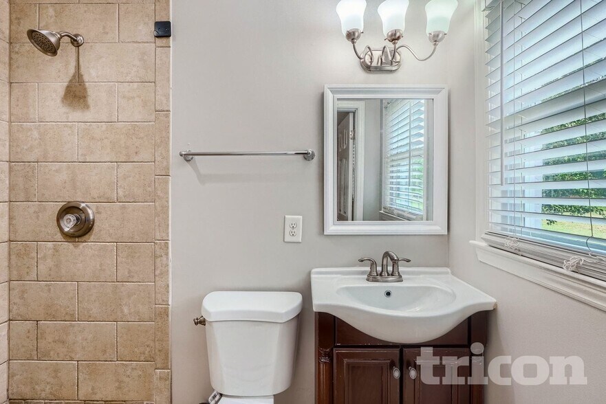 Building Photo - 7133 Starvalley Dr