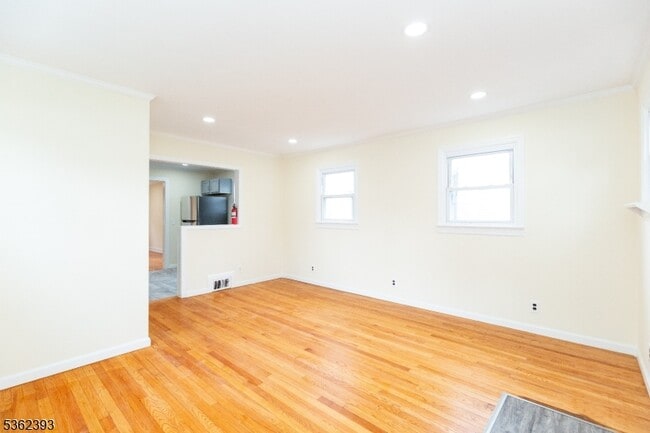 Building Photo - 78 Koyen St