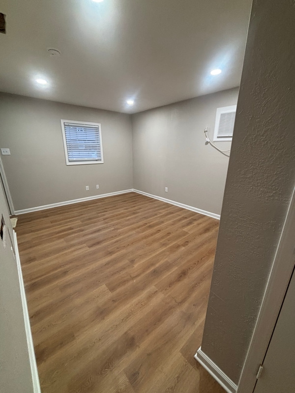 Building Photo - 626 Middle St