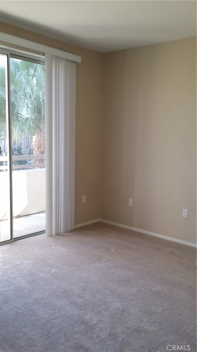 Building Photo - 1480 Scholarship-