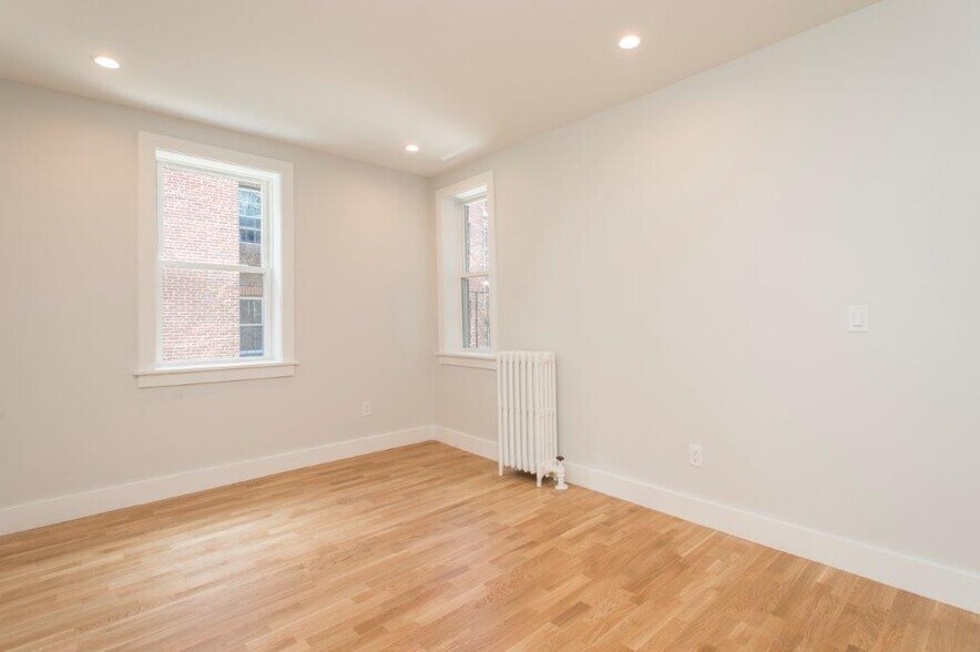 Building Photo - 136 Highland Ave