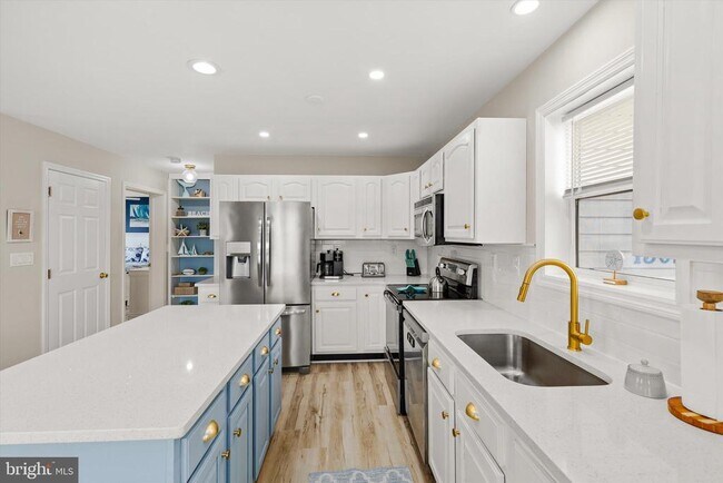 Building Photo - 13022 Wilson Ave