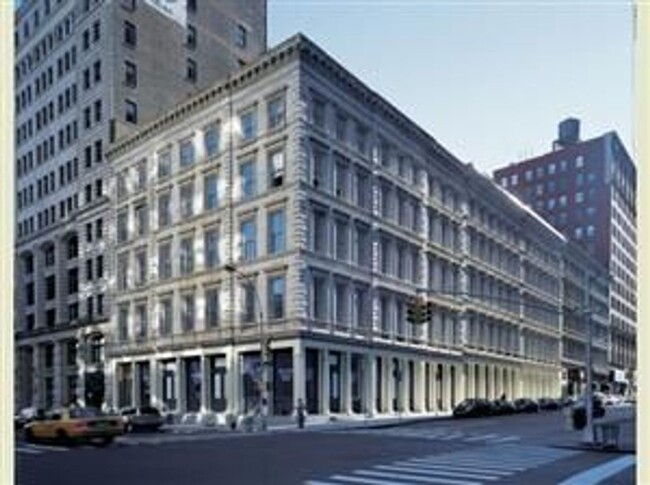 Building Photo - 73 Worth St