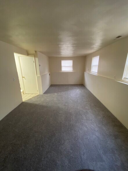 Building Photo - 14 Karnes St