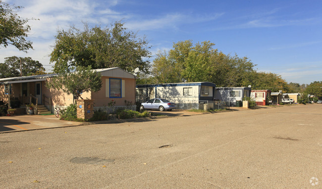 Building Photo - H & H Mobile Home Park