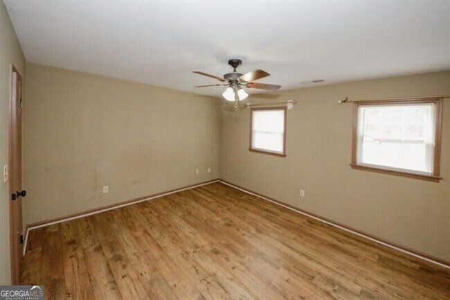 Building Photo - 4033 Scenic Mountain Dr SW