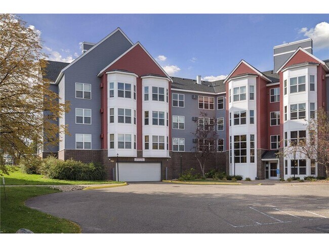 Building Photo - 720 3rd Ave NE