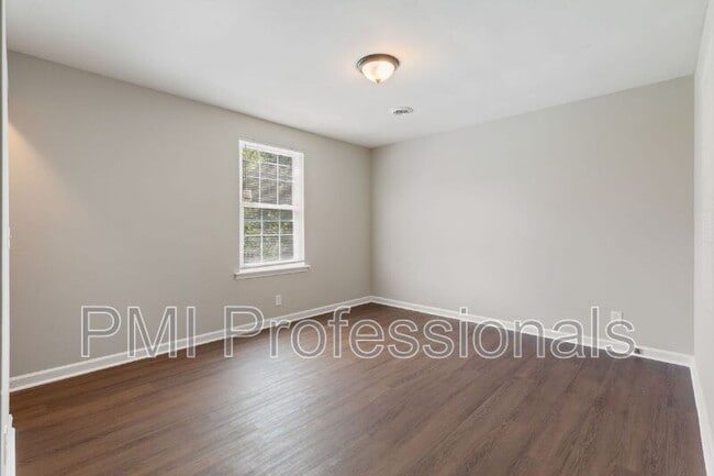Building Photo - 4912 Leesa Ann Ln