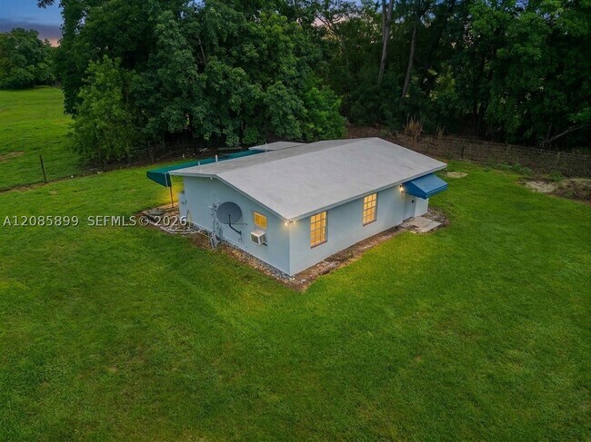 Building Photo - 15365 SW 206th Ave