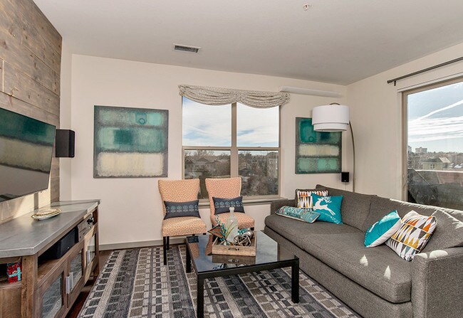 Building Photo - Boutique Apartments