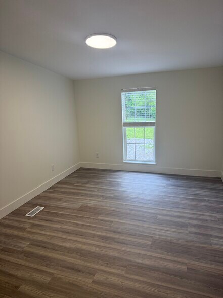 Building Photo - 2430 Little Hickman Rd