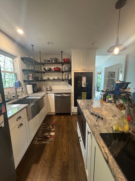 Building Photo - 585 Kings Peak Dr