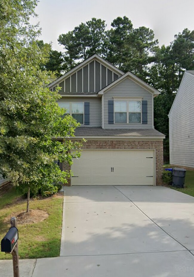 Primary Photo - Spacious 3-Bedroom, 3-Bath Traditional Hom...