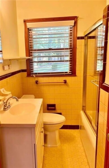 Building Photo - 2560 Wood Valley Dr