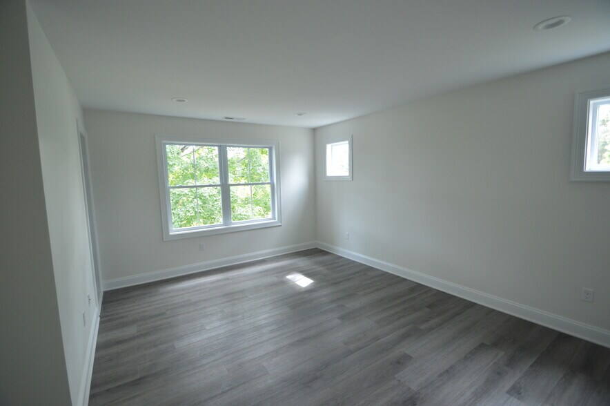 Building Photo - 58 Addison Pond Rd