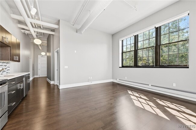 Building Photo - 2917 Main St