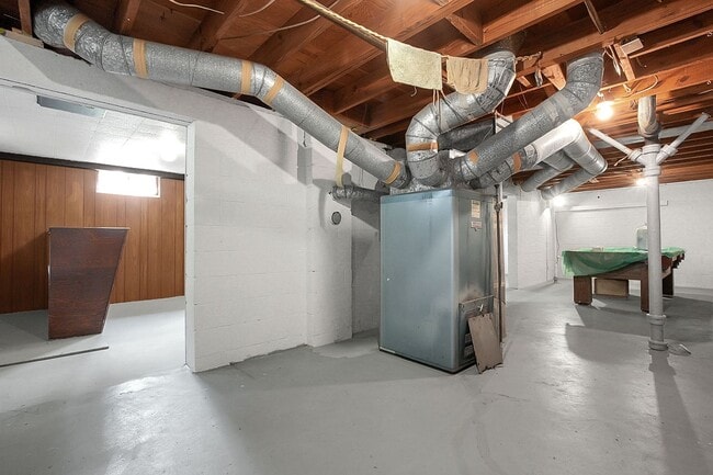 Building Photo - Newly Updated 3 Bedroom Home with Garage &...